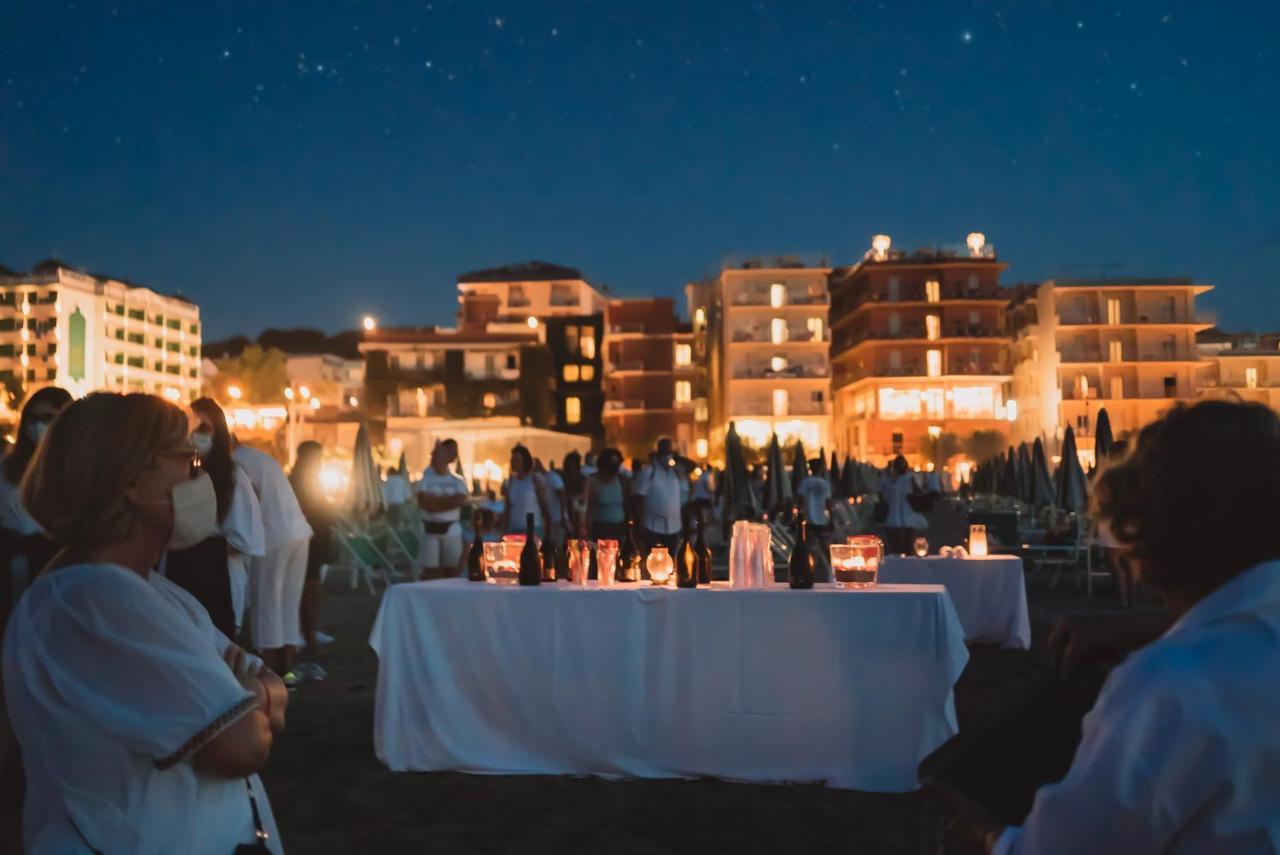 Giovanna Regina Hotel Gabicce Mare Exterior photo