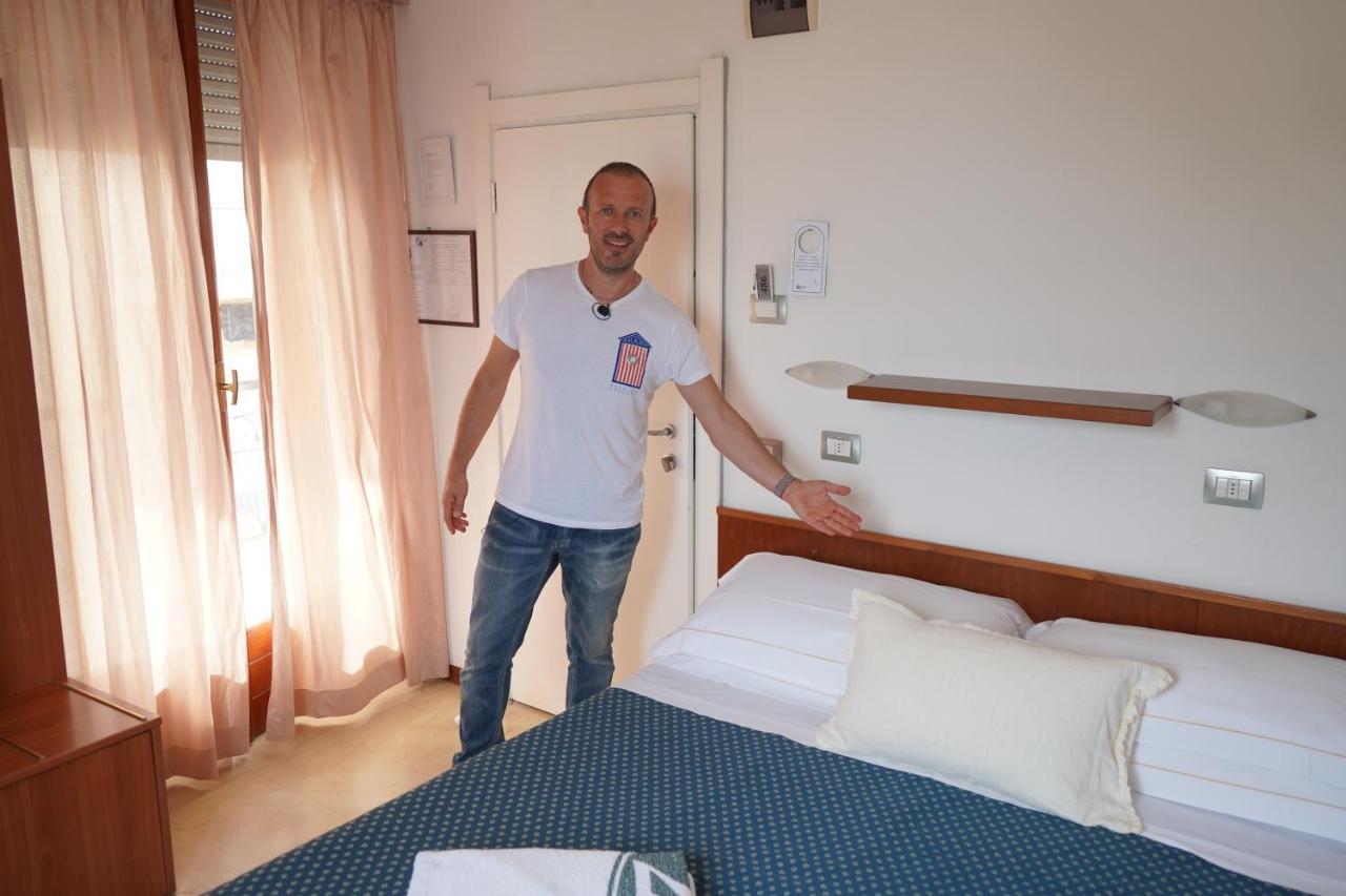Giovanna Regina Hotel Gabicce Mare Exterior photo