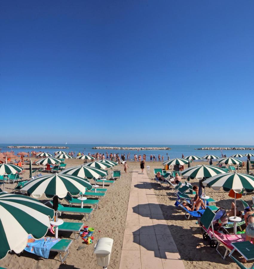 Giovanna Regina Hotel Gabicce Mare Exterior photo